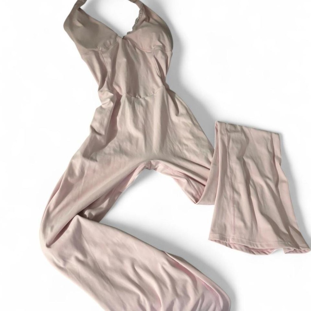Pink jumpsuit with wide leg‎ pants and halter neck size Large - Picture 5 of 5